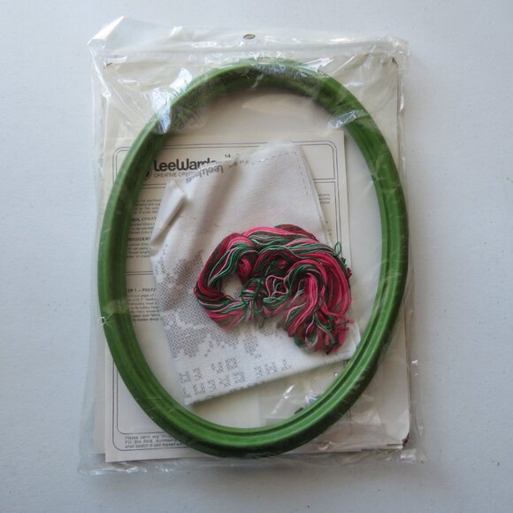 To Love Oval Sampler LeeWards Cross Stitch Kit With Frame #14-63090 - Picture 6 of 10